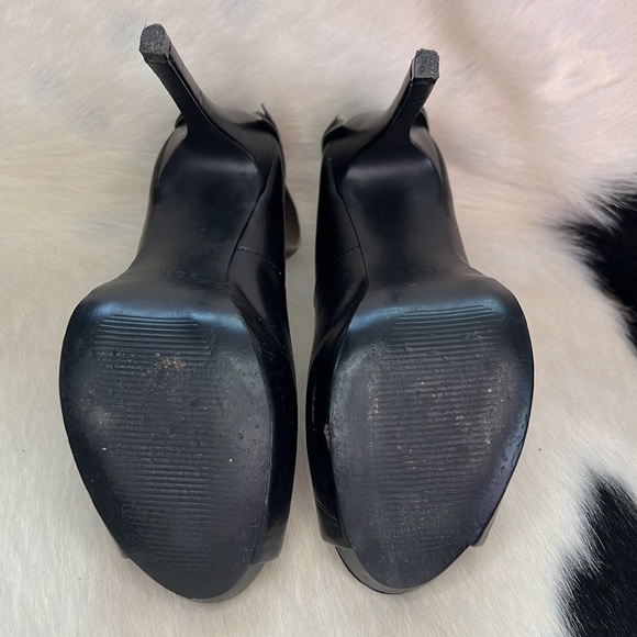 ELLE bow on back of the black faux leather platform heels Size 7 M stilettos. - Picture 7 of 16
